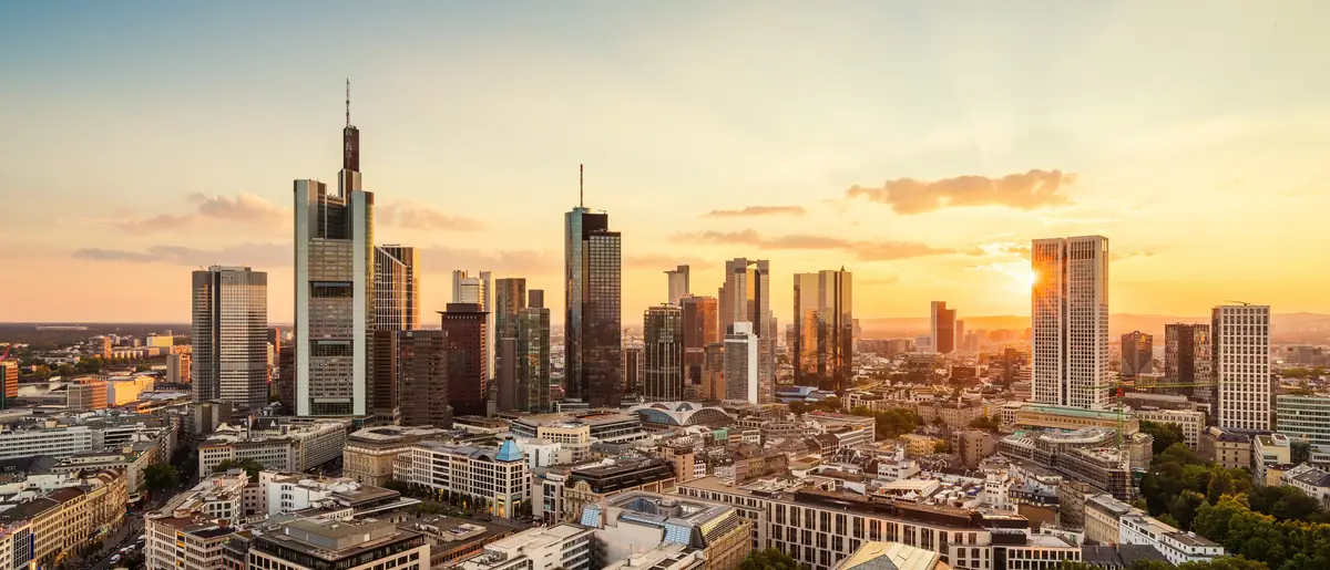 Abbildung der Commerzbank Girocard  und 150 Euro Prämie